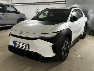 Gebraucht Toyota bZ4X 150 kW (204 PS) 2025 Weiß SUV