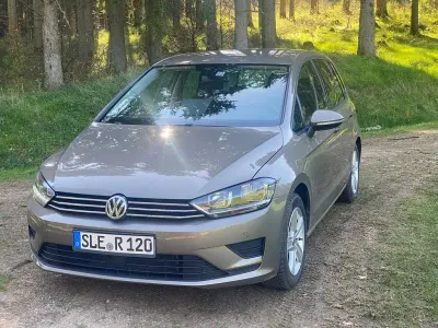Gebraucht VW Golf Sportsvan Comfortline 110 PS (80 kW) 2015 Gold Van / Kleinbus