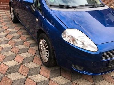 Blau Gebraucht 2007 Fiat Punto Kleinwagen | 2.300 € (Teuer)
