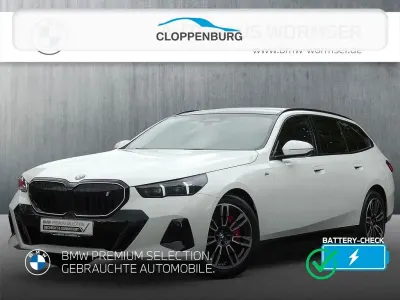 Gebraucht BMW i5 M Sport 250 kW (340 PS) 2025 Alpinweiß uni Kombi