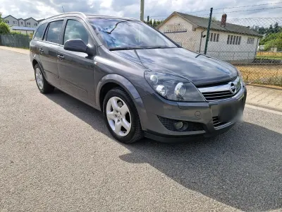 Gebraucht Opel Astra 150 PS (110 kW) 2010 Grau Kombi