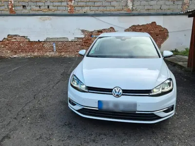 Gebraucht VW Golf VII 116 PS (85 kW) 2019 Weiß Limousine