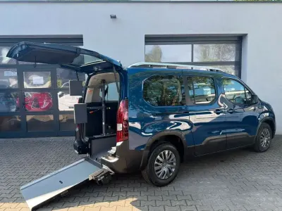 Gebraucht Peugeot Rifter 131 PS (96 kW) 2020 Blau Van / Kleinbus