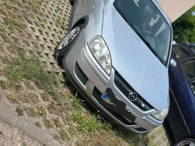 Gebraucht Opel Corsa 80 PS (58 kW) 2005 Silber Kleinwagen