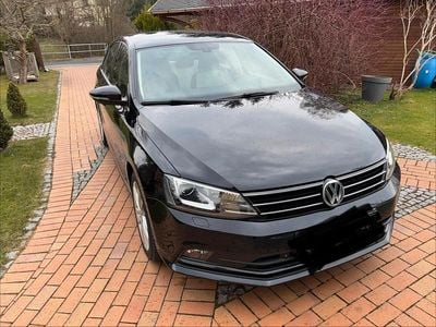 Gebraucht VW Jetta Highline 110 PS (80 kW) 2016 Schwarz Limousine
