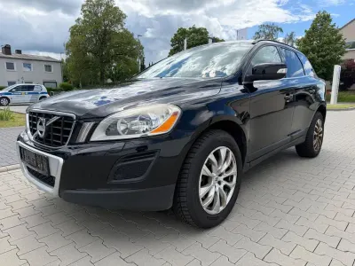 Gebraucht Volvo XC60 Momentum 163 PS (119 kW) 2013 Schwarz SUV