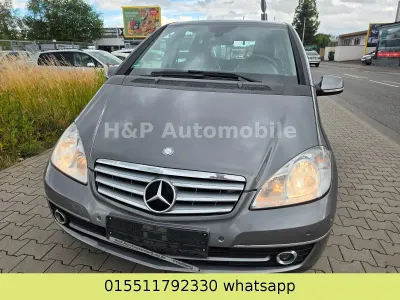 Gebraucht Mercedes A180 116 PS (85 kW) 2010 Grau Limousine