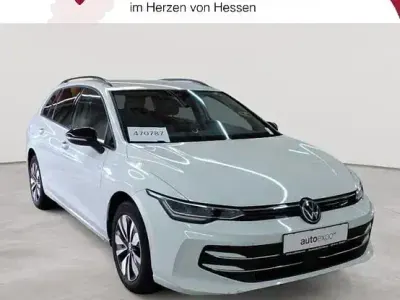 Gebraucht VW Golf VIII Goal 116 PS (85 kW) 2024 Weiß Kombi