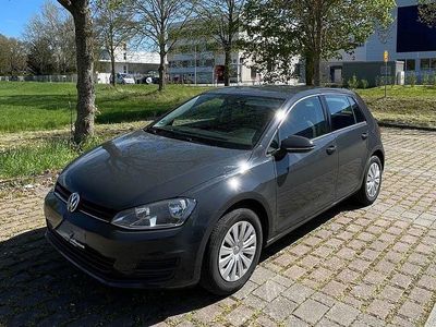 Second-hand VW Golf VII Trendline 86 CP (63 kW) 2015 Gri Berlinǎ