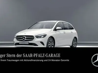 Gebraucht Mercedes B180 Style 116 PS (85 kW) 2022 Weiß Kleinwagen