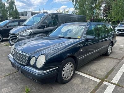 Mercedes E200