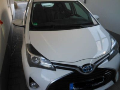 gebraucht Toyota Yaris Hybrid 1,5 VVT-i Comfort SafetySense SHZ RFK