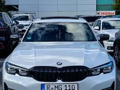 Gebraucht BMW 330 Sport Line 265 PS (194 kW) 2019 Weiß Limousine