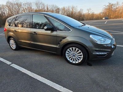 Gebraucht Ford S-MAX Titanium 140 PS (102 kW) 2014 Braun Van / Kleinbus