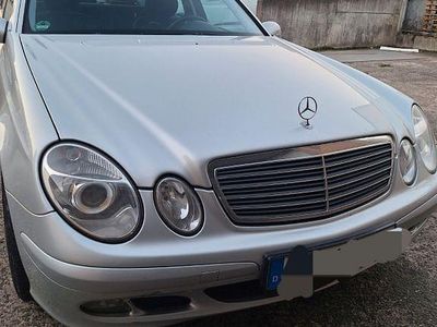 Gebraucht Mercedes E200 Classic 163 PS (119 kW) 2006 Grau Limousine