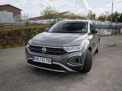 Gebraucht VW T-Roc Life 110 PS (80 kW) 2023 Grau SUV