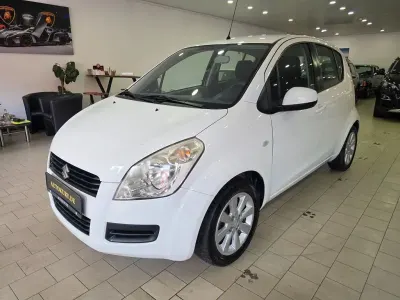 Gebraucht Suzuki Splash Basic 65 PS (47 kW) 2011 Weiß Kleinwagen