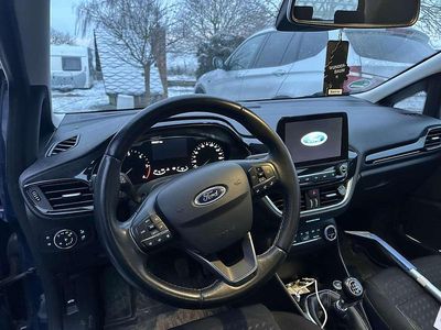 Gebraucht Ford Fiesta Cool & Connect 86 PS (63 kW) 2018 Blau Kleinwagen