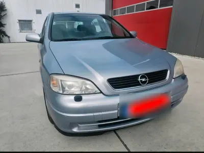 Usata Opel Astra 125 CV (91 kW) 2002 Argento Berlina