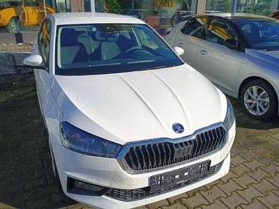 Gebraucht Skoda Fabia Essence 80 PS (58 kW) 2024 Candyweiß Limousine