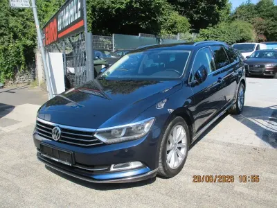 Gebraucht VW Passat Highline 179 PS (131 kW) 2015 Blau Kombi