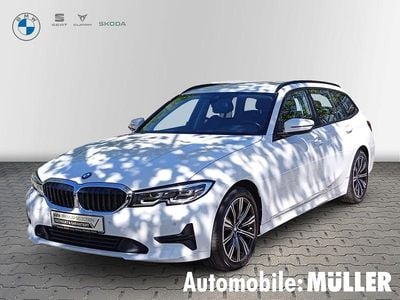 Weiss Gebraucht 2022 BMW 318 Advantage Kombi | 26.790 € (Fairer Preis)
