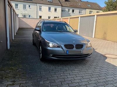 Gebraucht BMW 525 M Sport 197 PS (144 kW) 2009 Grau Kombi