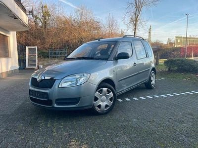 Silber Gebraucht 2010 Skoda Roomster Van / Kleinbus | 5.489 € (Fairer Preis)