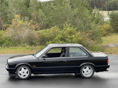 Second-hand BMW 335 211 CP (155 kW) 1988 Negru Berlinǎ