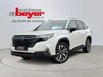 Neu Subaru Forester Platinum 136 PS (100 kW) 2026 Crystal white pearl SUV