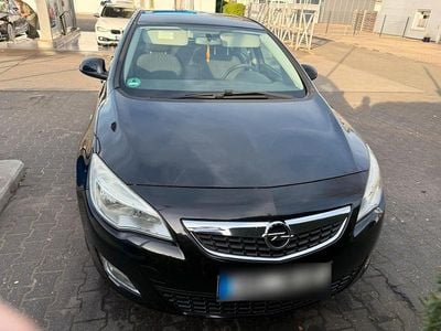 Usado Opel Astra 110 HP (80 kW) 2010 Preto Citadino
