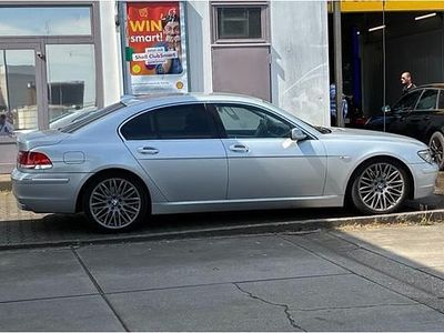 BMW 730