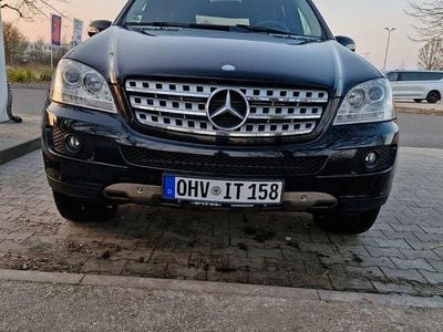 Gebraucht Mercedes ML320 224 PS (164 kW) 2008 Schwarz SUV