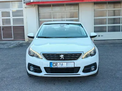 Gebraucht Peugeot 308 131 PS (96 kW) 2020 Weiß Limousine