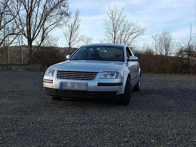 Gebraucht VW Passat 131 PS (96 kW) 2001 Grau Limousine