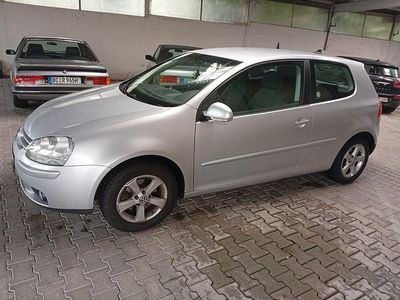 Usata VW Golf V 102 CV (75 kW) 2007 Argento Berlina