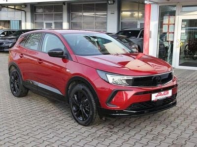 Bright red (metallic) Gebraucht 2024 Opel Grandland X SUV | 22.750 € (Superpreis)