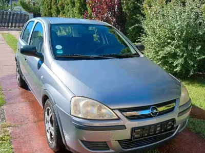 Używany Opel Corsa 60 KM (44 kW) 2005 Srebrny Hatchback