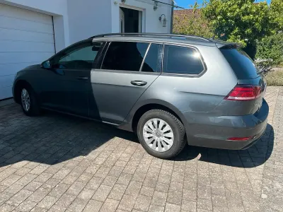 Gebraucht VW Golf VII 116 PS (85 kW) 2019 Grau Kombi