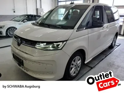 Second-hand VW Multivan Life 150 CP (110 kW) 2022 Alb Monovolum