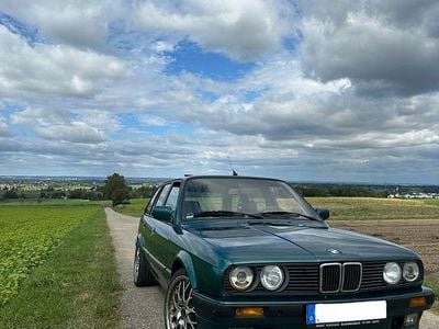 Grün Gebraucht 1993 BMW 318 Basis Kombi | 5.499 €