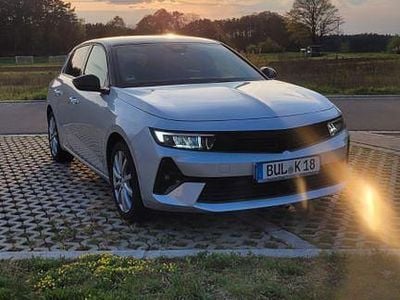 Second-hand Opel Astra 131 CP (96 kW) 2024 Argintiu Berlinǎ