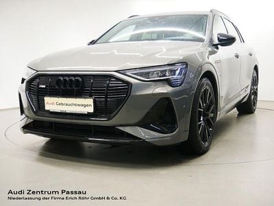 Usata Audi e-tron Black Edition 230 kW (313 CV) 2022 Grigio SUV