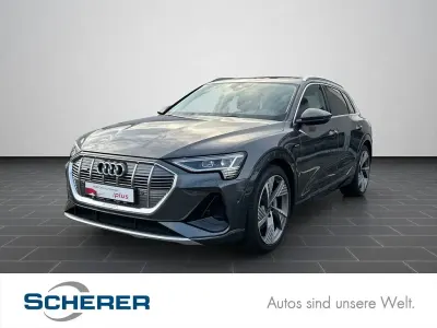 Gebraucht Audi e-tron Comfort 230 kW (313 PS) 2022 Daytonagrau perleffekt (metallic) SUV