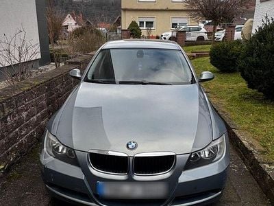 Gebraucht BMW 318 146 PS (107 kW) 2008 Silber Limousine