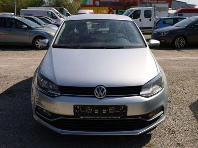Używany VW Polo Comfortline 90 KM (66 kW) 2017 Srebrny Hatchback