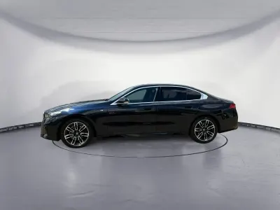 Gebraucht BMW 520 M Sport 197 PS (144 kW) 2024 Schwarz Limousine