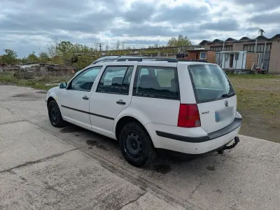 Gebraucht VW Golf IV 101 PS (74 kW) 2003 Weiß Kombi