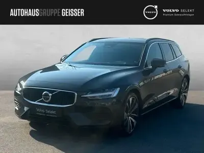 Usata Volvo V60 Core 197 CV (144 kW) 2025 Grigio Station wagon