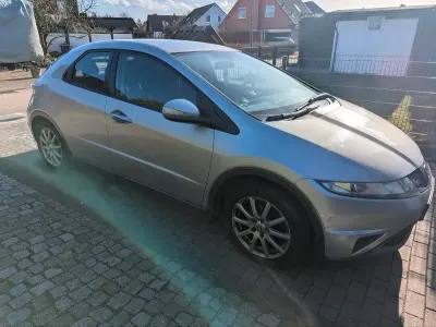 Gebraucht Honda Civic 100 PS (73 kW) 2011 Silber Limousine